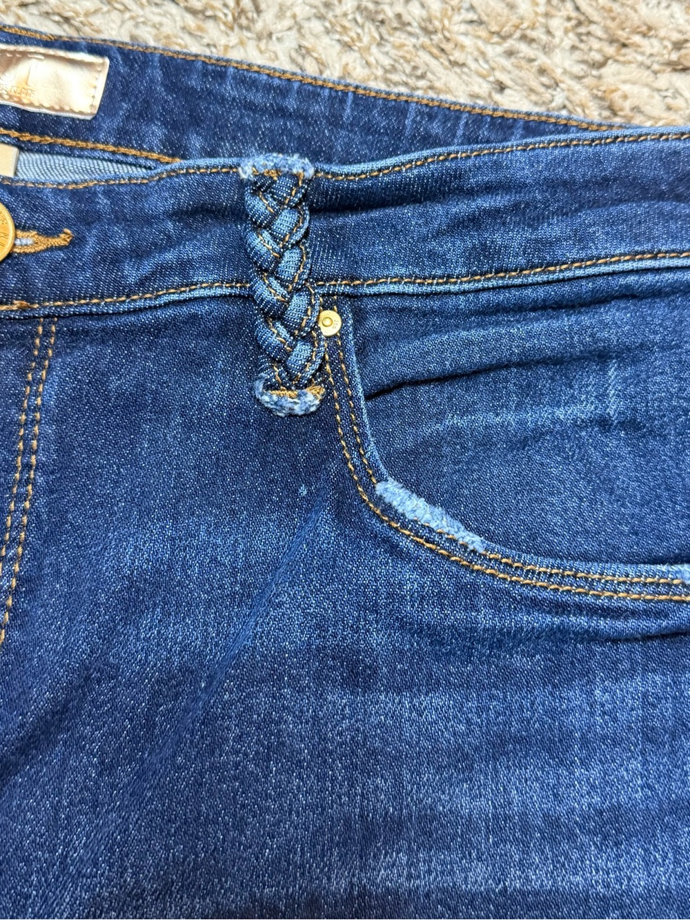 KUT from the Kloth "Ana" High Rise Fab Ab Flare Jeans Size 8 Medium Wash - Picture 5 of 10
